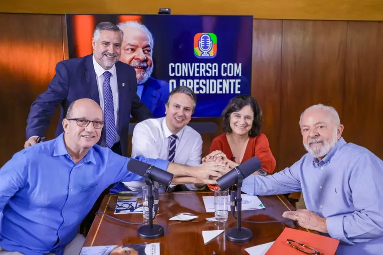 CONVERSA COM O PRESIDENTE: indústria da saúde gera emprego de qualidade e atende demanda interna